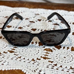 Classic Black Cat-Eye Sunglasses